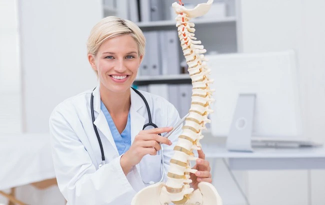 اسپوندیلولیستزیس تروماتیک در محور مهره