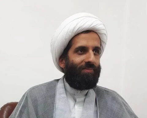 عزاداری صحیح با دوری کردن از پدیده شوم خرافات محقق می شود/ در مقابله با استکبار جهانی باید پیرو مکتب امام حسین (ع) و قیام عاشورا  بود