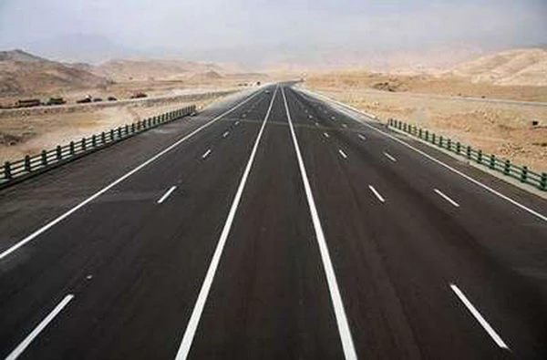 213 کیلومتر بزرگراه در حال احداث است